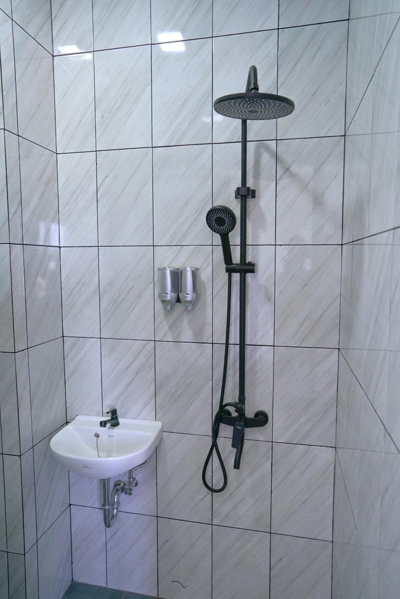 Arlita Guesthouse Cianjur Εξωτερικό φωτογραφία